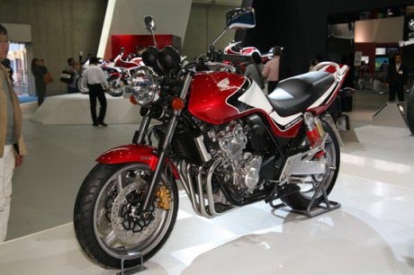 Honda CB400 SF 2